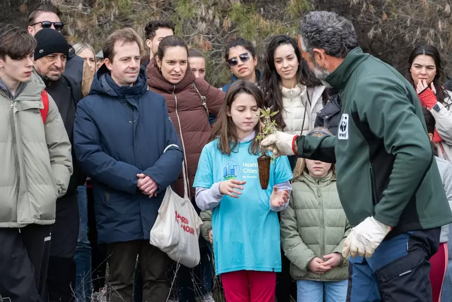 Participantes de Healthy Cities by Sanitas colaboran con nosotros en la recuperación de un bosque en el madrileño Parque del Sureste